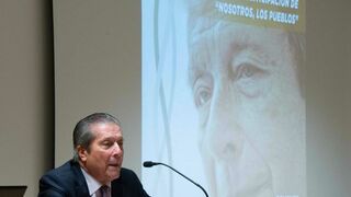 Federico Mayor Zaragoza habla de la importancia de escuchar a los alumnos del C. San Juan Bosco de Valencia