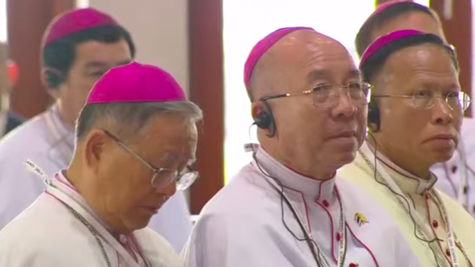 Obispos asiáticos, con el Papa