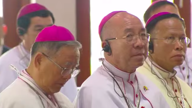 Obispos asiáticos, con el Papa