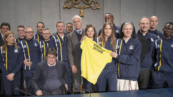 Athletica Vaticana muestra su camiseta