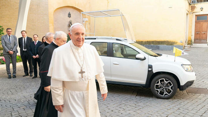 El Papa y su nuevo vehículo
