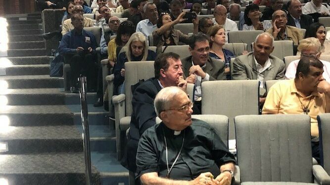 El arzobispo de Coro, durante el congreso en Caracas