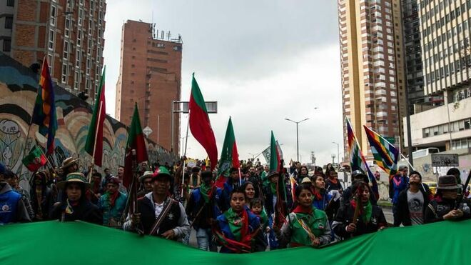 Los indígenas se unieron a las protestas para pedir el cese de la violencia