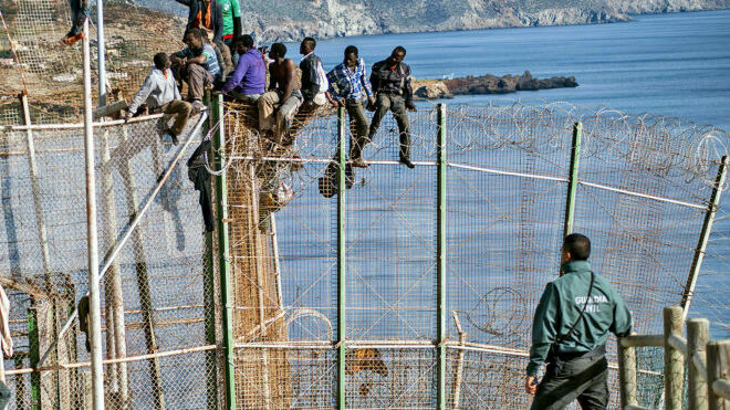 Migrantes africanos en la frontera sur española