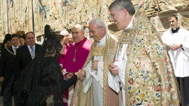 Cospedal, con el anterior Nuncio y el arzobispo de Toledo, en la fiesta del Corpus