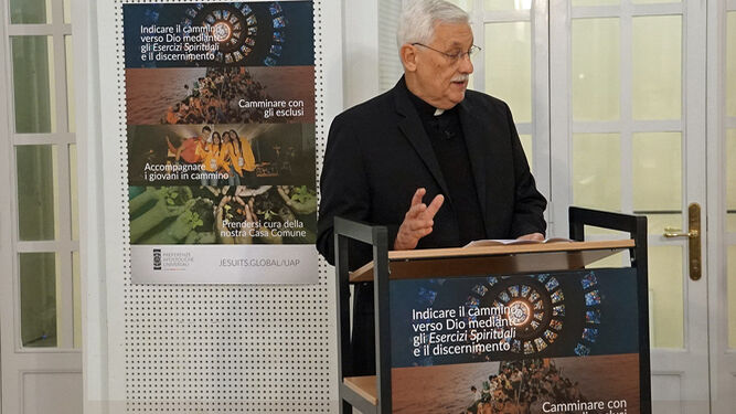 Arturo Sosa, sj., durante su encuentro con la prensa extranjera