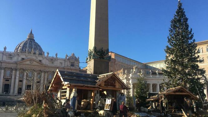 El pesebre y el árbol del Vaticano