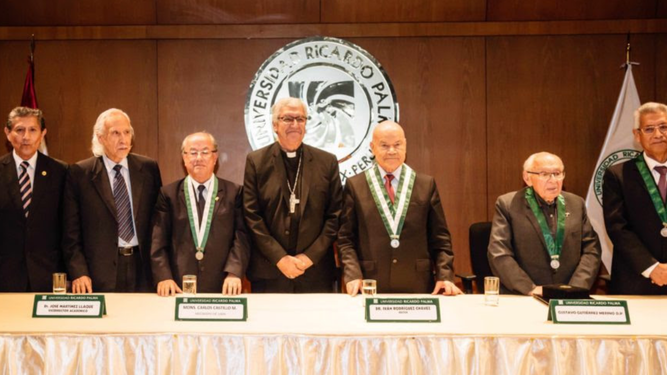 DOctor Honoris Causa por la Ricardo Palma