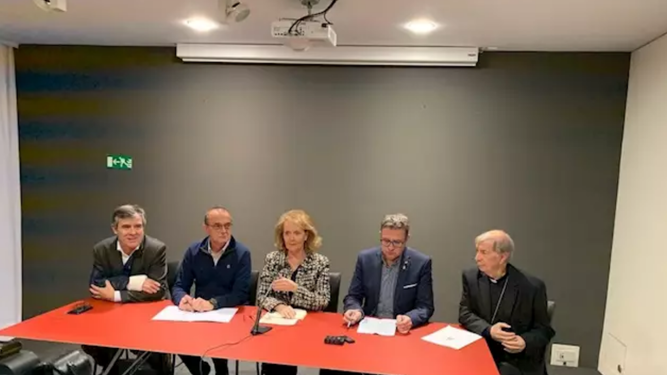 Josep Giralt, director del Museu de Lleida, Miquel Pueyo, alcalde, Mariàngela Villalonga, consellera, Joan Talarn, presidente de la Dip.De Lleida y el obispo Salvador Giménez