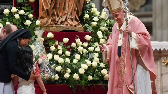 Francisco celebra la Santa Misa para la comunidad filipina que vive en roma