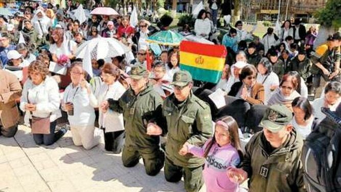 El pueblo reza por una bolivia unida