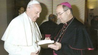 Francisco y Monseñor Cerro