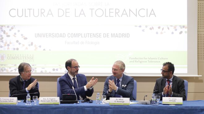 Inauguración y presentación del programa de las Jornadas sobre la Cultura de la Tolerancia por las autoridades académicas de la Universidad Complutense de Madrid y por la Fundación for Islamic Culture and Religious Tolerance (FICRT)
