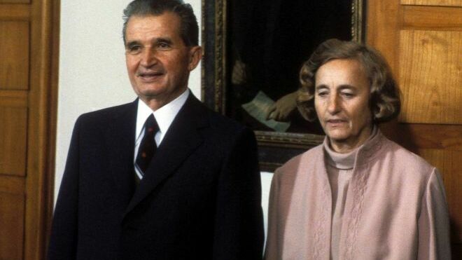 Ceaucescu y su esposa Elena