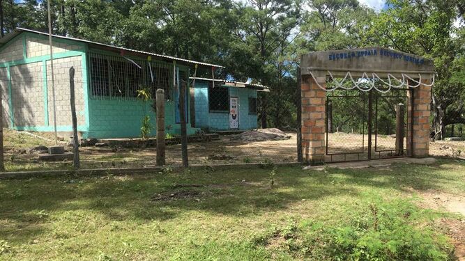 Una de las escuelas camino a Nueva Armenia