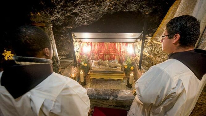 El pesebre, en la Gruta de la Natividad de Belén