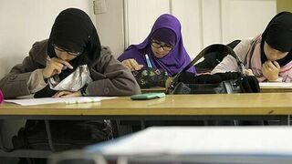 Bélgica prohíbe el velo islámico en las escuelas