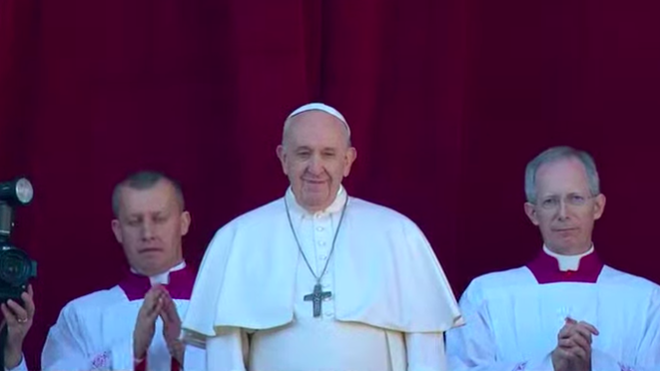 El Papa, tras impartir la bendición Urbi et Orbi