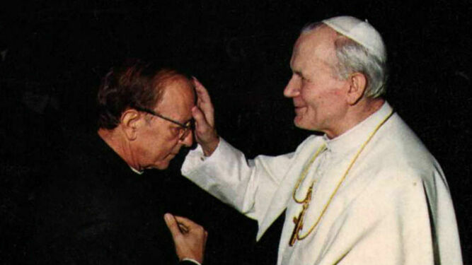 Juan Pablo II, bendiciendo a Marcial Maciel