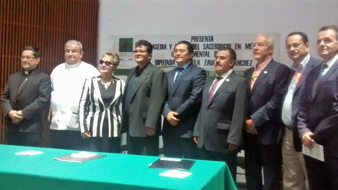 Cúpula de la CEM en el Palacio Legislativo de San Lázaro