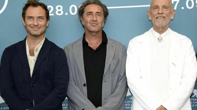 Malkovich con Sorrentino y Jude Law)