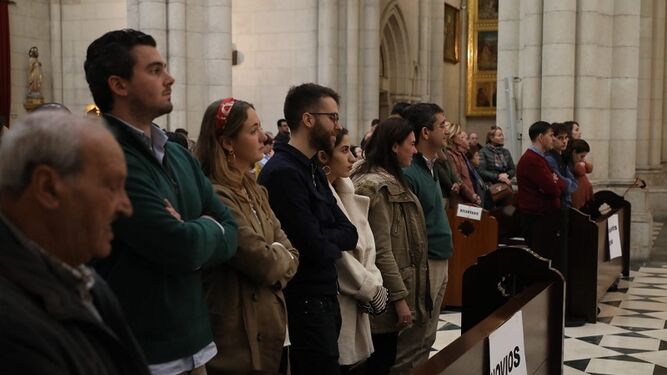 Osoro bendijo a parejas de novios que se preparan para el matrimonio,