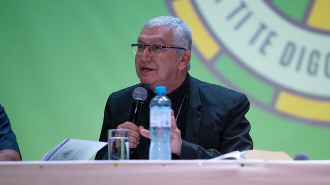 Monseñor Carlos Castillo, Arzobispo de Lima y Primado del Perú durante su ponencia