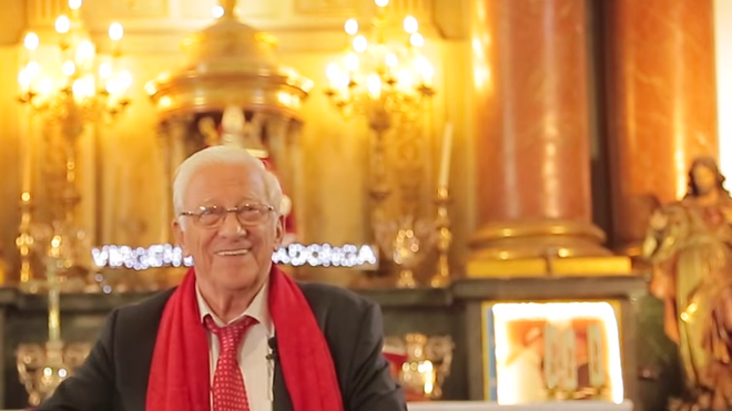 El padre Ángel, en su iglesia de San Antón en Madrid