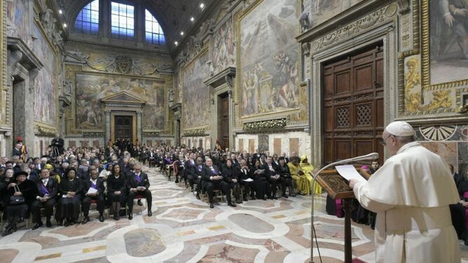 El Papa Francisco, en audiencia con el cuerpo diplomático en la Santa Sede