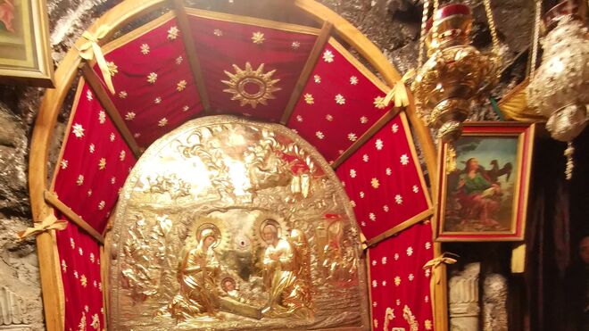 San Jerónimo quiso hacer la versión en latín vulgar de la Biblia, la Vulgata,  donde nació el Verbo Encarnado