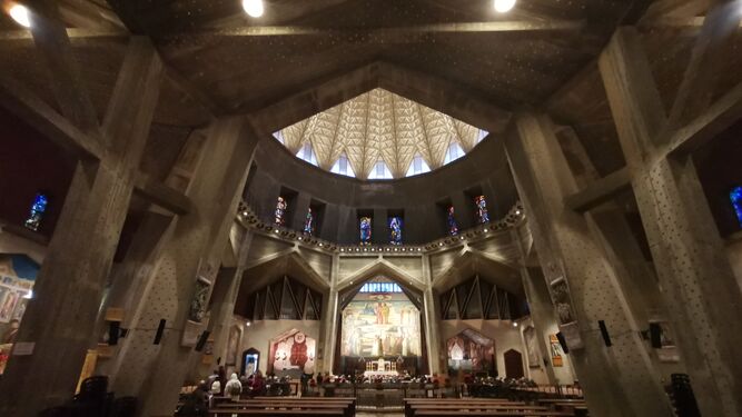 INterior basílica de Nazaret