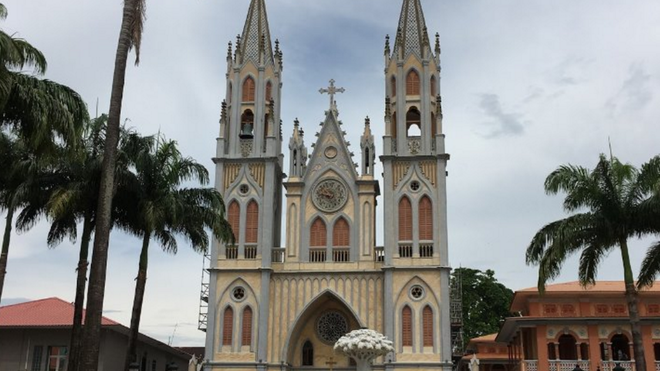 La catedral guineana de Malabo, antes de que se produjera el incendio