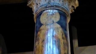 Columna de la Basílica de Belén con el santo mártir