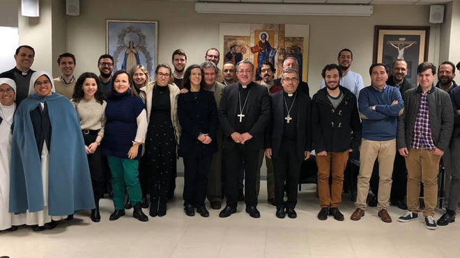 El obispo de Getafe y Mons. Argüello en el encuentro con comunicadores de la diócesis de Getafe