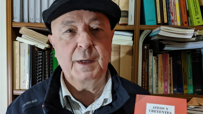 Jesús Martínez Gordo con su nuevo libro