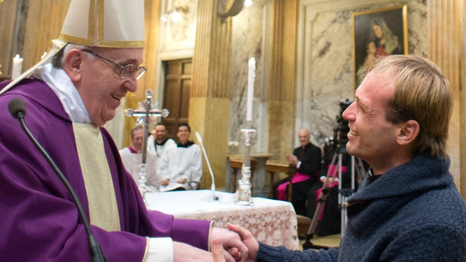 El Papa saluda a Aemilius