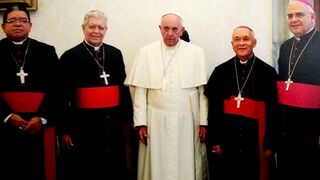 Francisco acompañado de la directiva de la Conferencia episcopal Venezolana