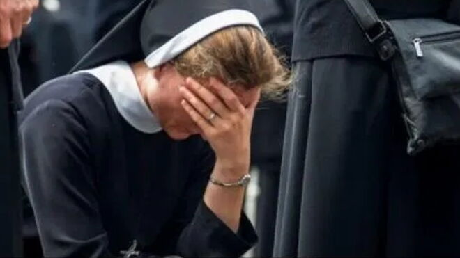 Tal y como están las cosas dentro de la Iglesia, la mujer ni es tratada ni considerada como parte de ella