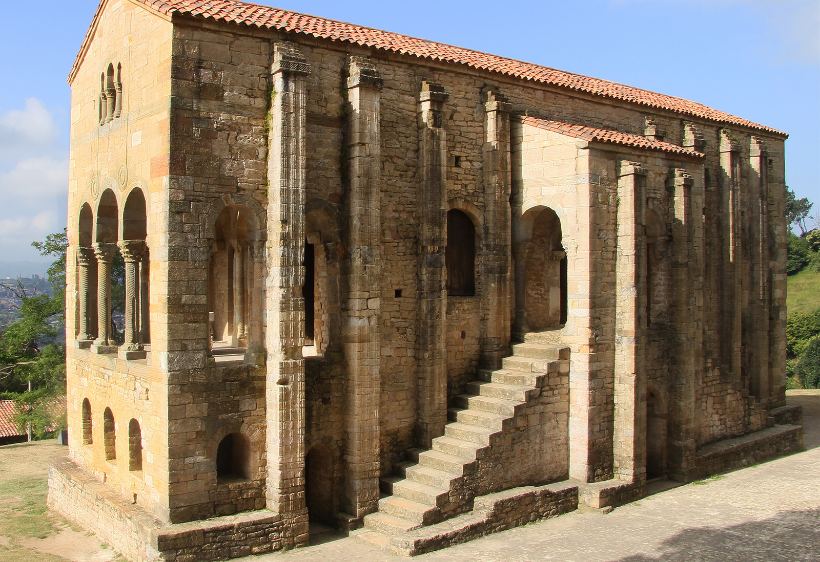 64_3-santa-maria-del-naranco-prerromanico-asturias