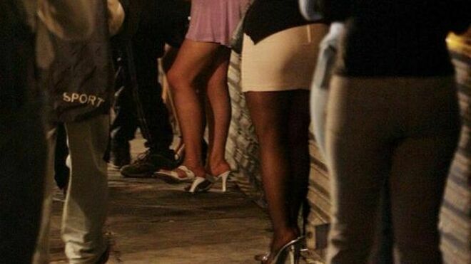 Elizalde a los usuarios de la prostitución: “no seáis cómplices de una red que denigra a la mujer”
