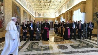 El Papa clama por un pacto educativo global que rompa con la desigualdad entre los pueblos