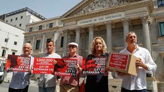 Distintos colectivos presentaron un millón de firmas por una ley de eutanasia