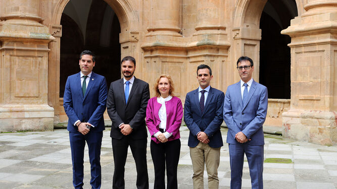 Miriam Cortés y los nuevos directivos