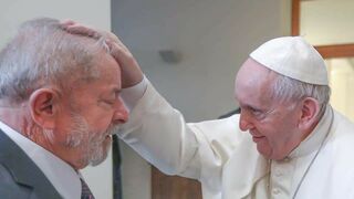 Francisco bendijo a Lula Da Silva