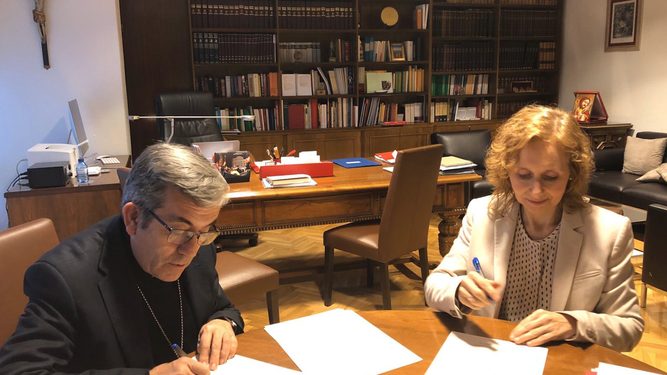 Firma del convenio UPSA-CEE