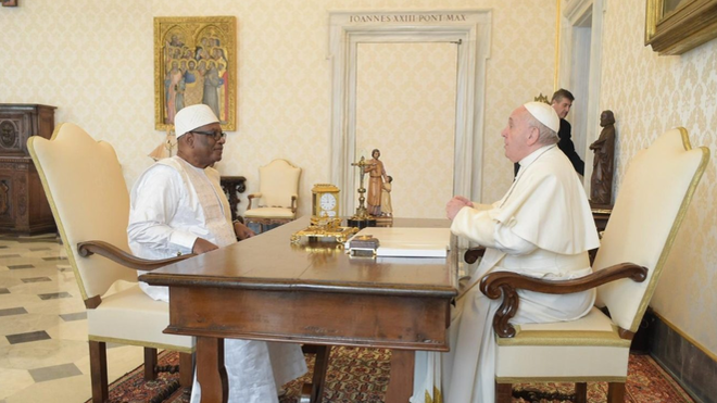 Encuentro de Francisco y el presidente de Mali