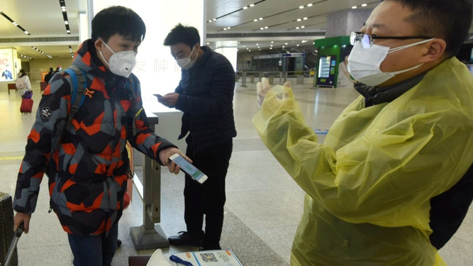 Controles en los aeropuertos ante la propagación del coronavirus