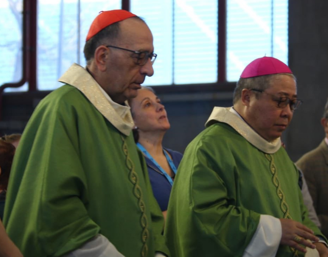 Omellay el Nuncio Auza