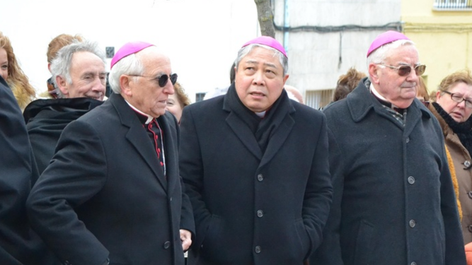 El NUncio en Ciudad Rodrigo, con monseñor García Burillo y monseñor Sánchez