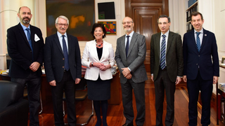 La Ministra de Cultura y los representantes de Escuelas Católicas